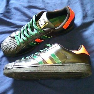 2 $20 items for 30 Men's Adidas Super Star Sneaker